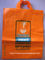 Orange Plastikkleidung, die weichen Schleifen-Tragebeutel in HDPE-LDPE verpackt