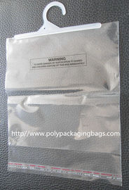 Weißes Logo druckte Plastikgeschenk-Taschen mit Griffen/Unterseiten-Keil