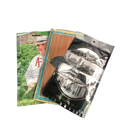 Mittlere Zigarrentaschen mit individueller Gestaltung und Feuchtigkeitsblatt, das entwickelt wurde, um optimale Feuchtigkeitswerte aufrechtzuerhalten und die Frische der Zigarren zu gewährleisten